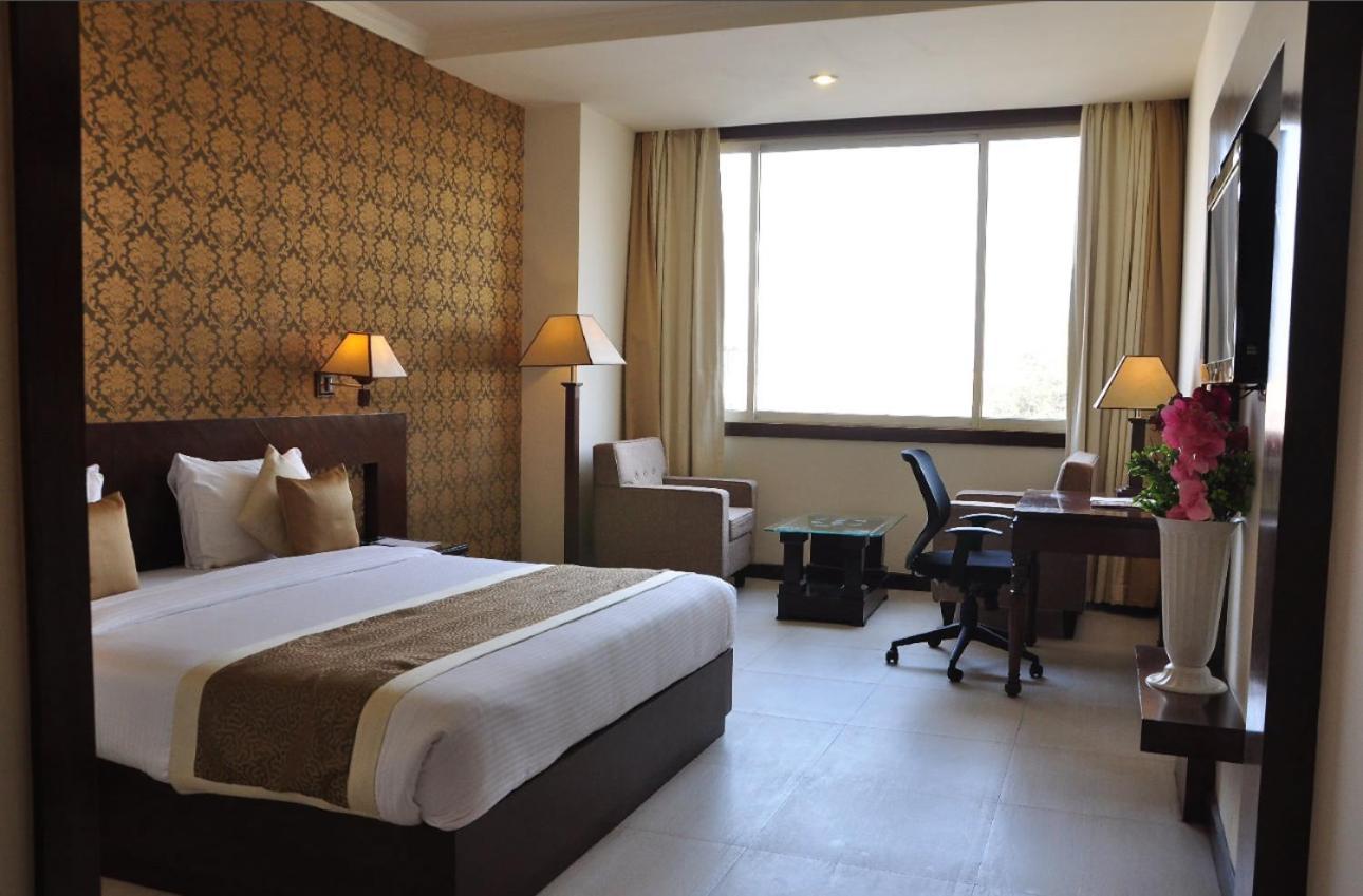 Hotel Devashish Haldwāni Zewnętrze zdjęcie